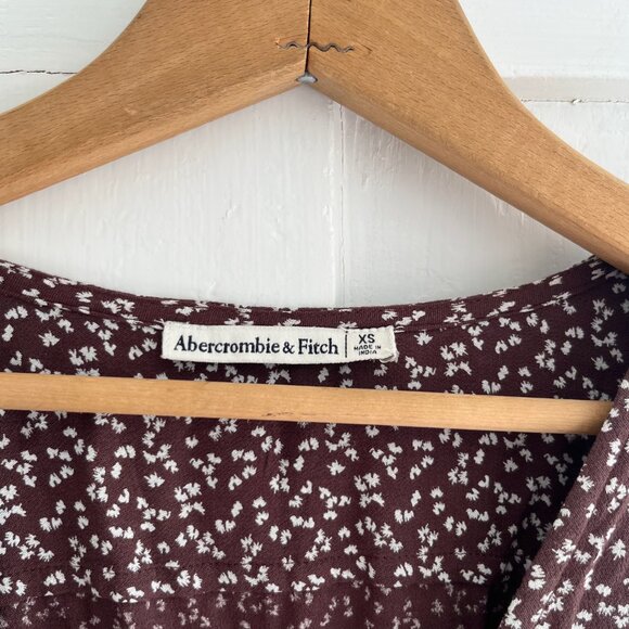 Abercrombie and Fitch Puff Sleeve Blouse - Picture 3 of 6